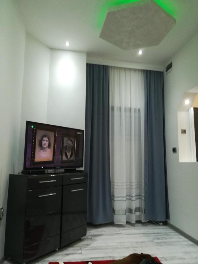 Data Central Studio Novi Sad Luaran gambar